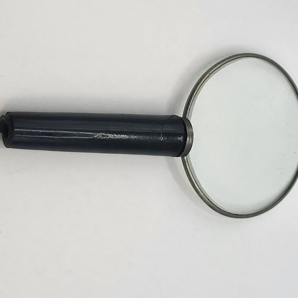 Vintage Magnifying Glass 4in